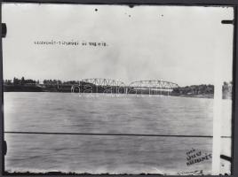 cca 1930/cca 1970 Kecskemét – Tiszaug, új vashíd, Lőcsey Árpád kecskeméti fényképész hagyatékából, 12x16 cm