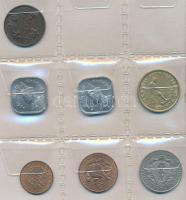 Vegyes: Bhután/Afganisztán 34db vegyes fémpénz 2db albumba rendezve T:vegyes
Mixed: Bhutan/Afghanist...