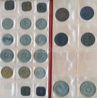 Malaysia 87db vegyes fémpénz albumba rendezve T:vegyes
Malaysia 87pcs of mixed coins in album C:mixe...