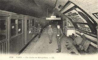 Paris, Une Station du Métropolitain / underground station