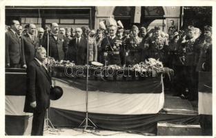 Szatmárnémeti bevonulás; Horthy Miklós, Teleki Pál, Hóman Bálint, Reményi-Schneller Lajos, Teleki Mihály, vitéz Bartha Károly, Werth Henrik, vitéz Koós Miklós tábornok, vitéz Keresztes-Fischer Lajos / entry of the Hungarian troops 'vissza' So.Stpl
