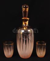 cca 1900 Aranyozott, festett üveg kiöntő, csiszolt üvegdugóval + 2 pohár / Vintage glass set