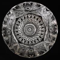 Nagy üvegtétel: Ólomkristály bonbonier tetővel, 3db váza (2 nagyobb és egy kisebb méretű), harang, c...