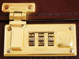 Presto számzáras táska, bőr, jelzett, jó állapotban, 32×26 cm