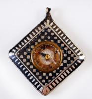 cca 1900 Nielló díszítésű, mini ezüst (Ag),  működő iránytű medál, 2x2cm / cca 1900 Niello silver co...