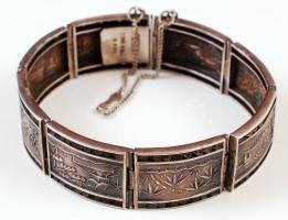 Ezüst (Ag.) karkötő, vietnami mintával, jelzett, biztonsági lánccal, nettó: 29.21g