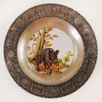 SKS vadász jelenetes ón fali dísztányér porcelán betéttel, matricás, jelzett, hibátlan, d:23 cm