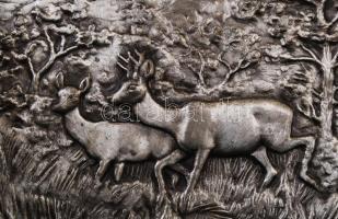 SKS vadász jelenetes ón fali dísztányér, jelzett, jó állapotban, d: 20,5 cm