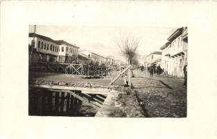 Bitola, Monastir; Quai du Dragor, photo