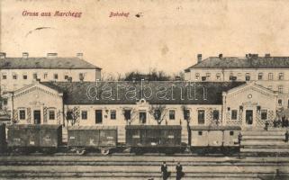 Marchegg, Bahnhof / railway station (wet damage)