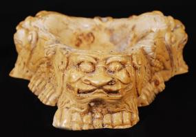 Sárkány fejes keleti hamutartó, apró lepattanásokkal, műgyanta?, 16×18 cm