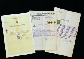 1932 Újpesti lakos iratai, állampolgársági bizonyítványa, 2 db munkával kapcsolatos bizonyítvány okmánybéylegekkel