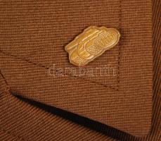 Cca 1980 ezredesi kabát, méret:L, kitüntetése, váll lapok