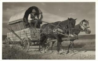 Deszkás kóboros szekér Csíkmadarasból / Transylvanian carriage from Csíkmadaras