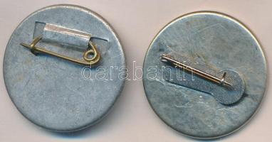 ~1980. "Úttörő technikus" + "Úttörő művészbarát" fém jelvények T:2,2-