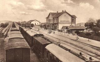 Komárom, vasútállomás, tehervagonok / railway station, wagons (EK)