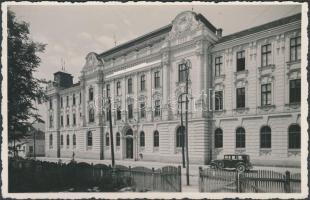 Csíkszereda, Palace of Justice, automobile