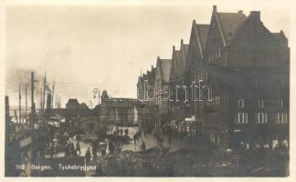 Bergen, Tyskebryggen / German pier, ships