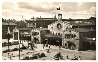 München, Hauptbahnhof / railway station, automobiles