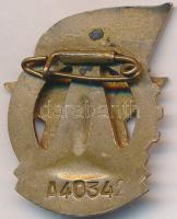 ~1950. "Munkára Harcra Kész Sportmozgalom" aranyozott, zománcozott Br jelvény és igazolván...