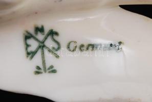 Ens rózsás porcelán gyertyatartó, apró lepattanásokkal, jelzett, 14x5,5 cm