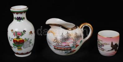 3 db mintás japán porcelán tárgy, kiöntő, kupica, miniváza, jelzett, m: 4, 7 és 11 cm