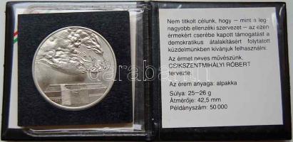 1989. "1956-1989 Vértanúink emlékére" MDF alpakka emlékérem T:BU eredeti csomagolásban, ta...