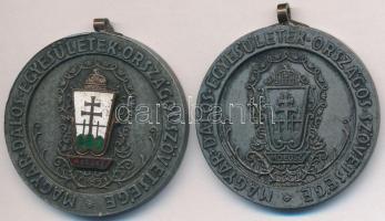 1944. "Magyar Dalos Egyesületek Országos Szövetsége (MDEOSZ) / 20 Év A Magyar Dal Szolgálatában" fém medál (35mm) + DN "Magyar Dalos Egyesületek Országos Szövetsége (MDEOSZ) / 30 Év A Magyar Dal Szolgálatában" zománcozott fém medál (35mm) T:2,2-