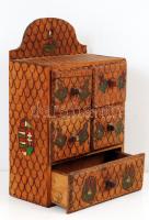 5 rekeszes díszes fa fűszertartó, egyedi magyar címerrel, 25,5×10×17 cm