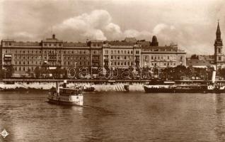 Budapest V. Hungária, Bristol és Carlton szállók, gőzhajó (ragasztónyom / gluemark)