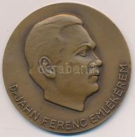1977. "Dr. Jahn Ferenc emlékérem / Semmelweis Orvostudományi Egyetem - KISZ Bizottsága" Br emlékérem, dísztokban (60mm) T:2 apró ph.
