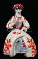 Népviseletbe öltözött porcelán női figura, hibátlan, jelzett, m: 24 cm