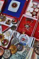 Doboznyi vegyes szocialista kitüntetés és jelvény, emlékérem és bankjegy tétel T:vegyes