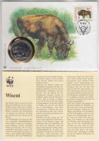 Litvánia 1986. 30 éves a WWF / Európai bölény WWF fém emlékérem borítékon bélyeggel, bélyegzéssel és német nyelvű tájékoztatóval T:1 Lithuania 1986. 30th Anniversary WWF / European bison WWF coin letter with stamp and information C:UNC