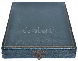 1942. "Pannonia Bélyeg Egyesület" Br plakett eredeti dísztokban, a bélyegkiállítás szabály...