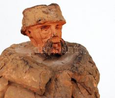 Hatvani jelzéssel: Pásztor. Festett kemény cserép, m:22 cm