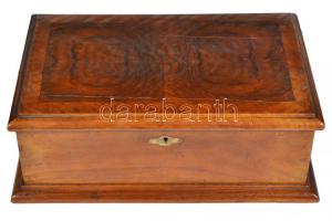 cca 1910 Antik fa ládika kulcs nélkül, sérülésekkel / Vintage cassa 20x25x10 cm