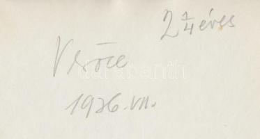 1936. június, Kinszki Imre (1901-1945) jelzetlen vintage fotója leányáról, Juditkáról, aki itt két é...