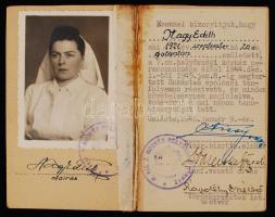 1945 Vöröskeresztes ápolónői igazolvány, fényképpel, névre szólóan, műbőr tokban, tűzzománcos ápolón...