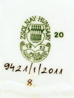 Kézzel festett Zsolnay bonbonniere, jelzett, hibátlan. / Hand painted chinaware bonbonniere 7x5 cm