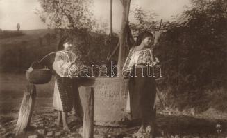 Romanian folklore, girls at the well (gluemark)