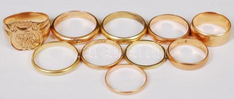10 db arany (Au) 14 K karikagyűrű különböző mesterek jelzéseivel / 15 C gold rings with marks of different masters total 34,06 g