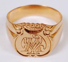 10 db arany (Au) 14 K karikagyűrű különböző mesterek jelzéseivel / 15 C gold rings with marks of dif...