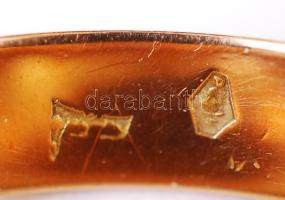 10 db arany (Au) 14 K karikagyűrű különböző mesterek jelzéseivel / 15 C gold rings with marks of dif...