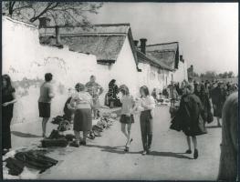 cca 1960-1970 Zsibvásár a kecskeméti alsóvárosban, 18x24 cm