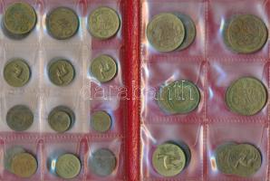 Peru 33db vegyes fémpénz albumba rendezve T:vegyes
Peru 33pcs of mixed coins in album C:mixed