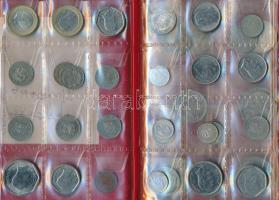 Venezuela 48db vegyes fémpénz albumba rendezve, közte ezüstök! T:vegyes
Venezuela 48pcs of mixed coi...