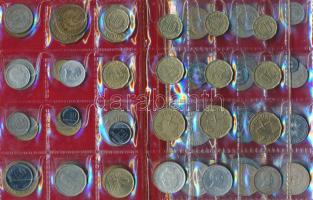 Uruguay 64db vegyes fémpénz albumba rendezve, közte néhány ezüst T:vegyes
Uruguay 64pcs of mixed coi...