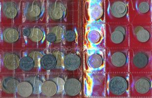 Uruguay 64db vegyes fémpénz albumba rendezve, közte néhány ezüst T:vegyes
Uruguay 64pcs of mixed coi...