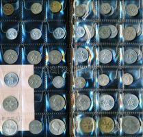 Kuba 58db vegyes fém- és ezüstpénz albumba rendezve T:vegyes
Cuba 58pcs of mixed coins and silver co...